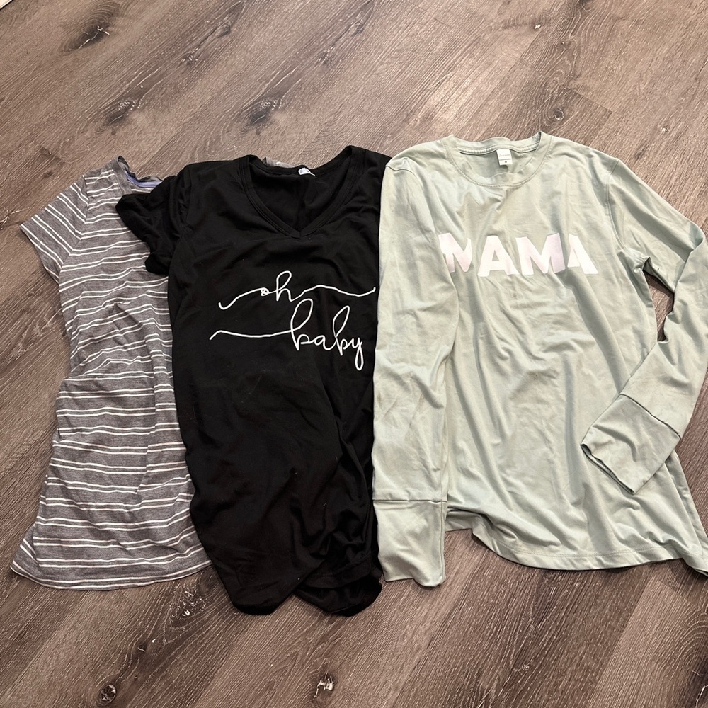Maternity and postpartum tee bundle